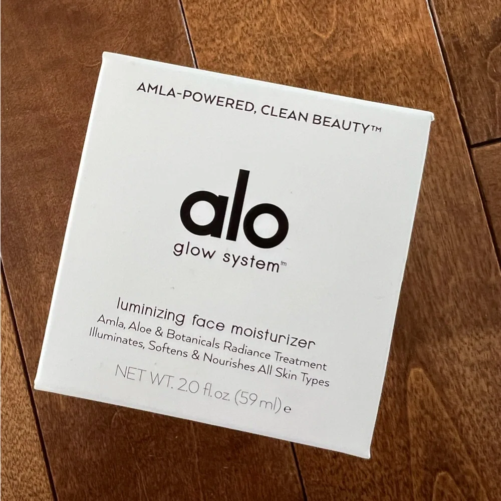 NEW Alo glow system Luminizing Face Moisturizer